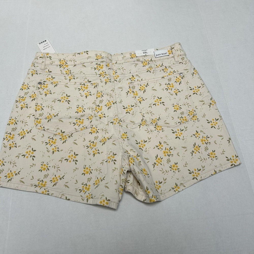 Judy Blue NWT Mid-Rise Floral Print Ecru Jean Denim Short Size 3XL Style #150090 - Picture 6 of 6